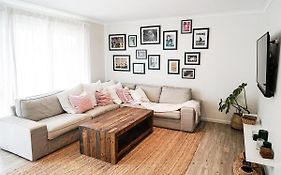 Central 3 Bdr House - Walk To Town & Pub